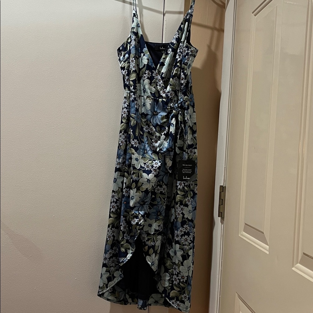 Lulu's Navy and White Floral Dress